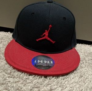 CLEAN JORDAN fitted cap